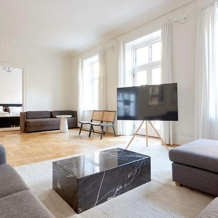 Moderen And Sleek 3Br With Bath By The Lakes And Metro Copenhague Exterior foto